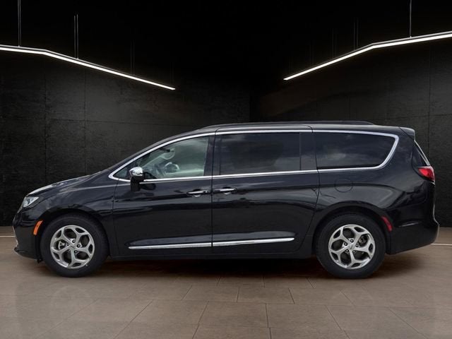 2023 Chrysler Pacifica Limited image 4