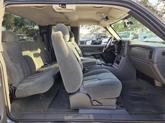 2004 Chevrolet Silverado 1500 LS