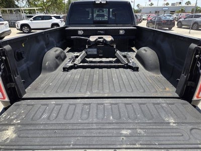 2018 RAM 3500 Laramie Crew Cab 4x4 8' Box