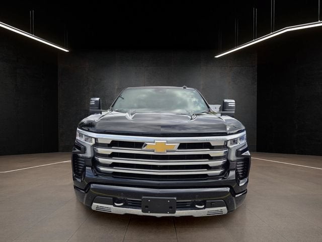 2025 Chevrolet Silverado 1500 High Country image 2