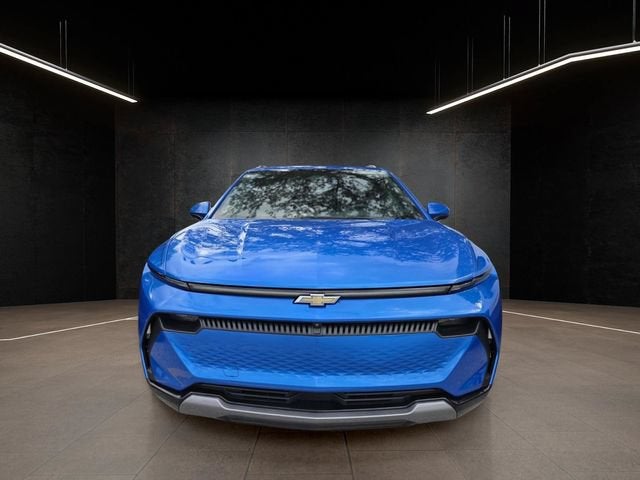 2024 Chevrolet Equinox EV 2LT image 2