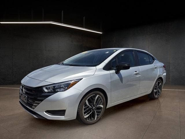2024 Nissan Versa SR image 3