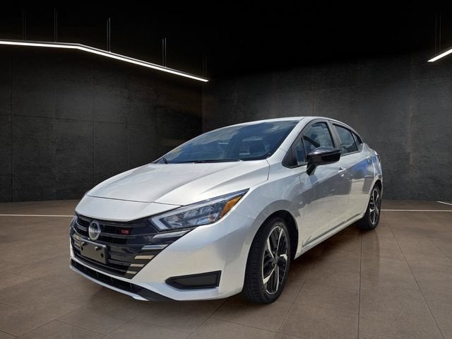 2024 Nissan Versa SR image 3