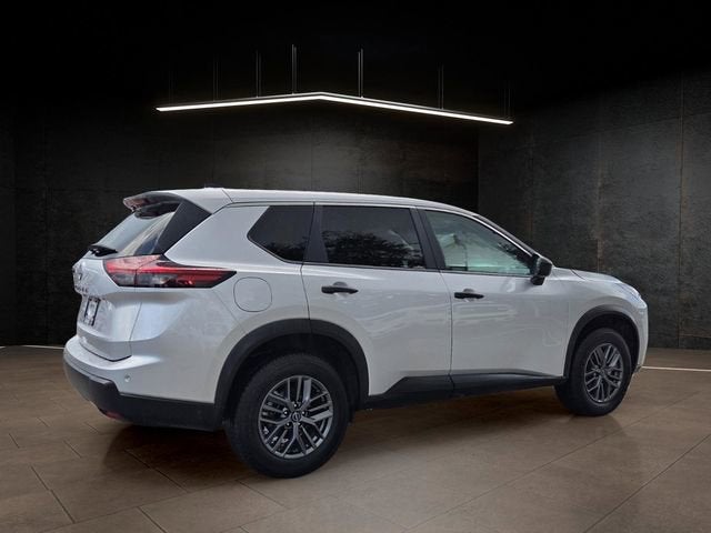 2024 Nissan Rogue S image 7