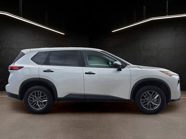 2024 Nissan Rogue S image 8