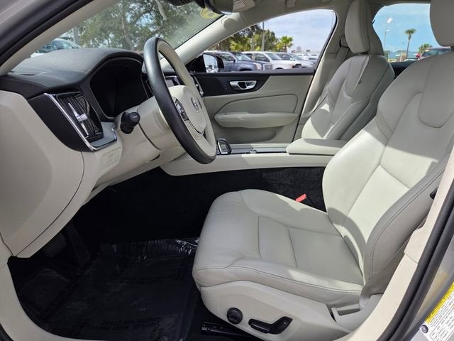 2024 Volvo S60 Plus Dark Theme