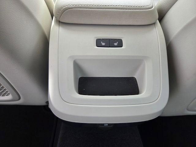 2024 Volvo S60 Plus Dark Theme