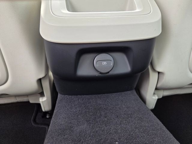 2024 Volvo S60 Plus Dark Theme