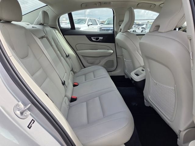 2024 Volvo S60 Plus Dark Theme