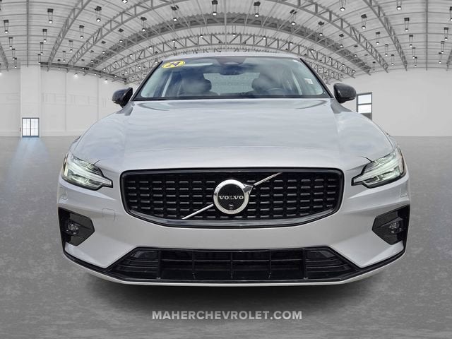 2024 Volvo S60 Plus Dark Theme