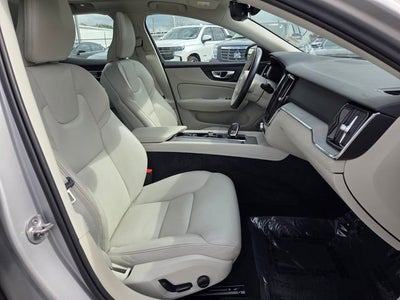 2024 Volvo S60 Plus Dark Theme