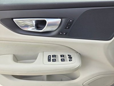 2024 Volvo S60 Plus Dark Theme