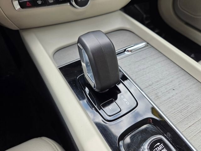 2024 Volvo S60 Plus Dark Theme