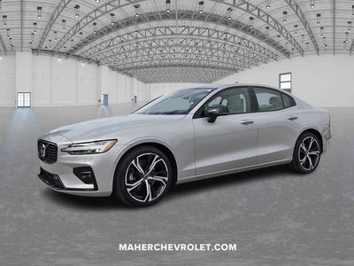 2024 Volvo S60 Plus Dark Theme