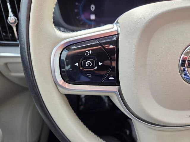 2024 Volvo S60 Plus Dark Theme