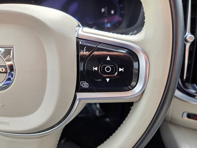 2024 Volvo S60 Plus Dark Theme