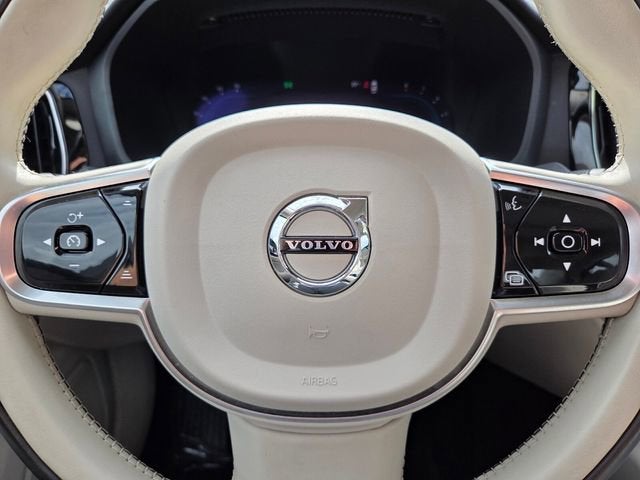 2024 Volvo S60 Plus Dark Theme