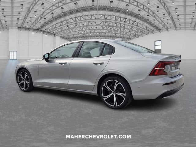 2024 Volvo S60 Plus Dark Theme