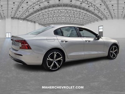 2024 Volvo S60 Plus Dark Theme