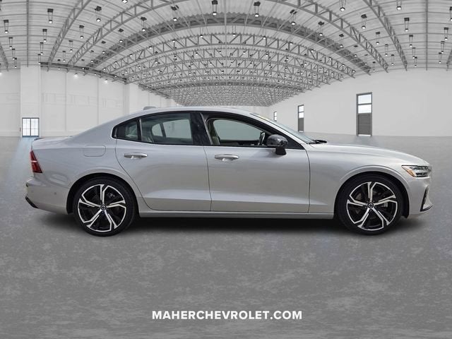 2024 Volvo S60 Plus Dark Theme