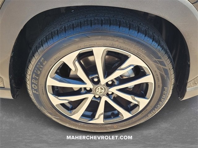 2024 Toyota Corolla Cross XLE