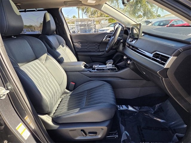 2025 Mitsubishi Outlander SEL