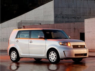 2013 Chevrolet Suburban LT image 8