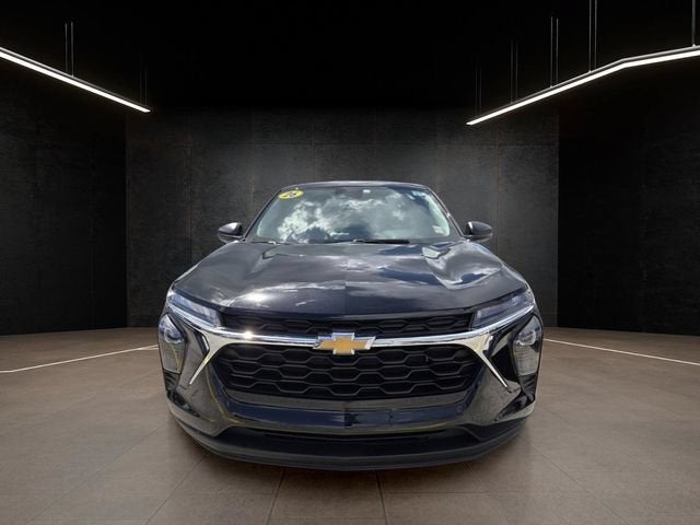 2024 Chevrolet Trax LS image 2