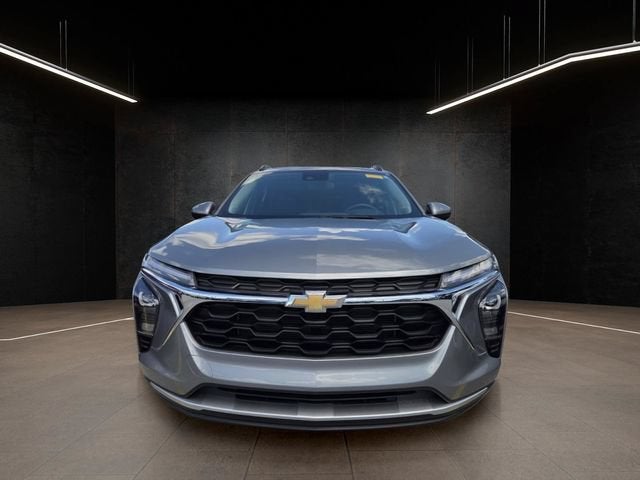 2024 Chevrolet Trax LT image 2