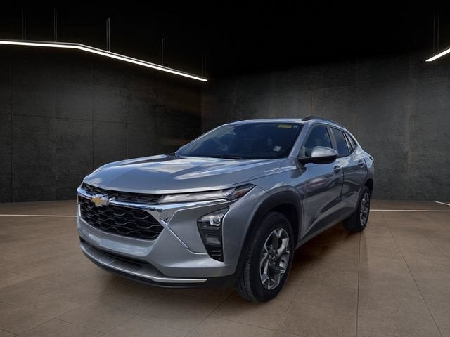 2024 Chevrolet Trax LT image 3