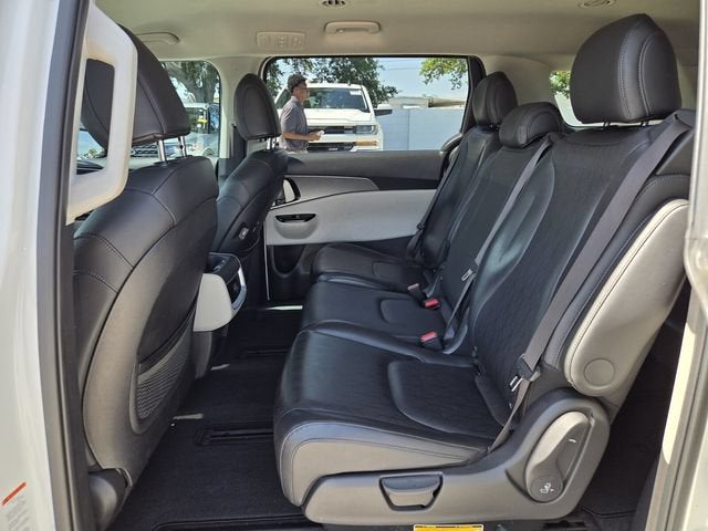 2023 Kia Carnival MPV LX Seat Package image 14