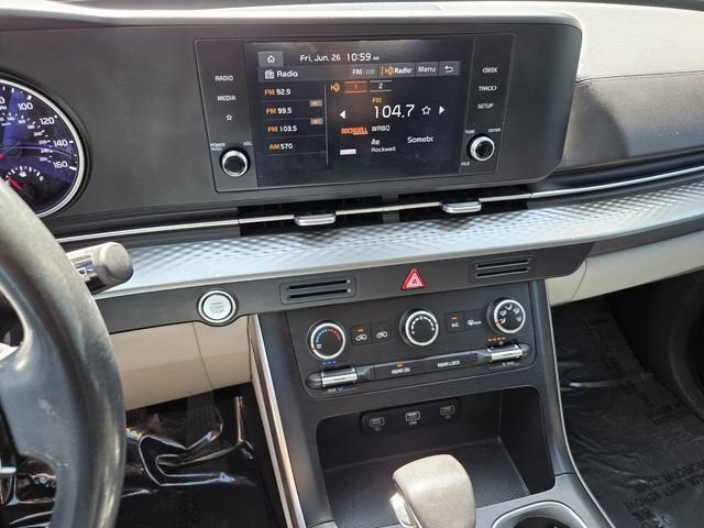 2023 Kia Carnival MPV LX Seat Package image 23