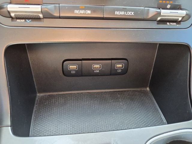 2023 Kia Carnival MPV LX Seat Package image 26