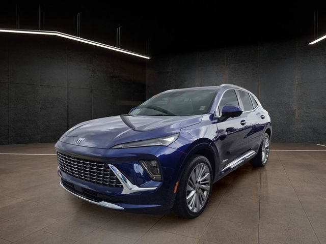 2025 Buick Envision Avenir image 3