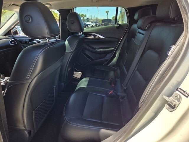 2018 INFINITI QX30 Premium