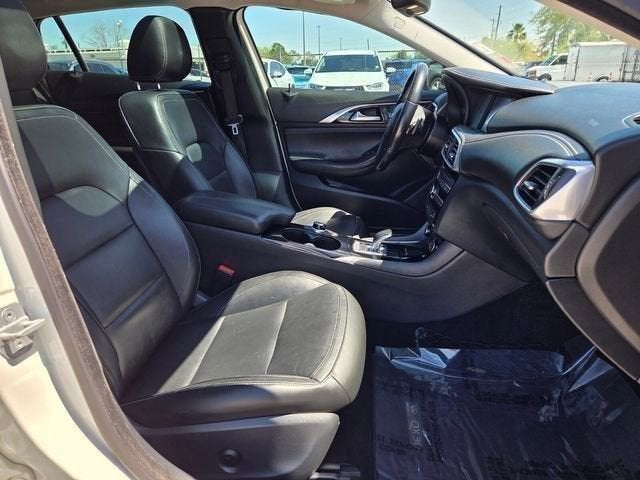 2018 INFINITI QX30 Premium