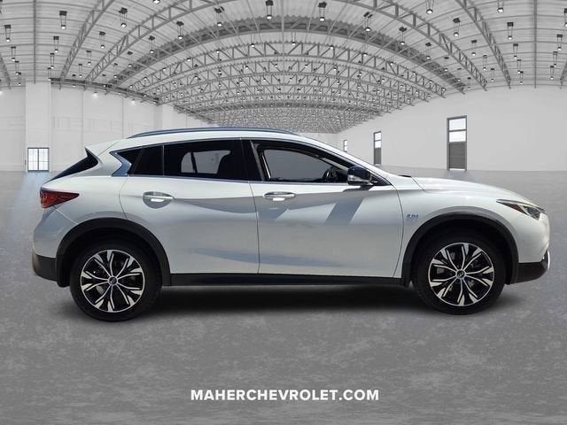 2018 INFINITI QX30 Premium