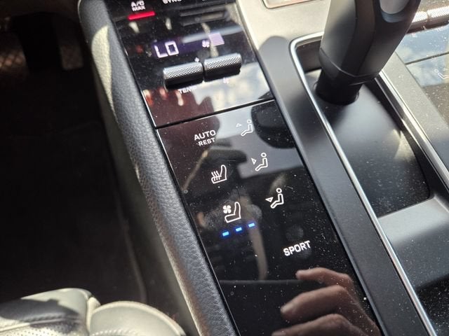 2024 Porsche Macan 4DR AWD
