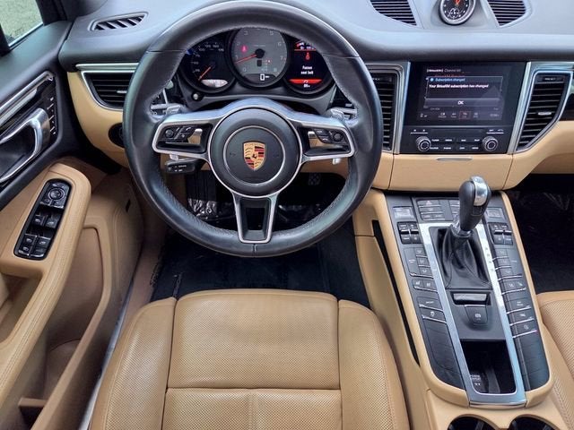 2018 Porsche Macan S image 16