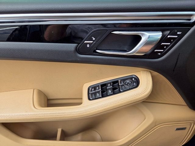 2018 Porsche Macan S image 21